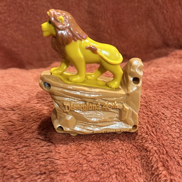 DISNEYLAND Vintage Lion King View Master - Picture 2 of 5